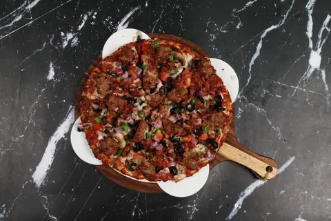 Deluxe Pizza